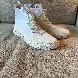 Converse Chuck Taylor All Star Crater Knit. Never worn. New w/o tags Super comfy